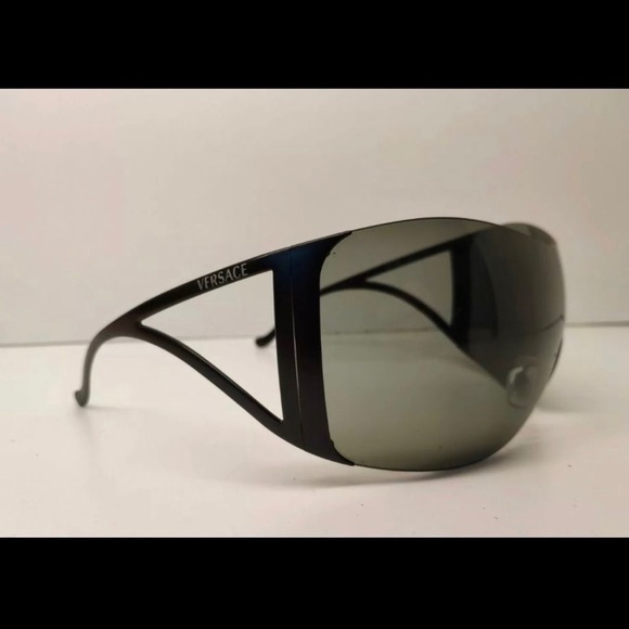 VERSACE vintage 2022 black rimless shield sunglasses - Picture 5 of 8